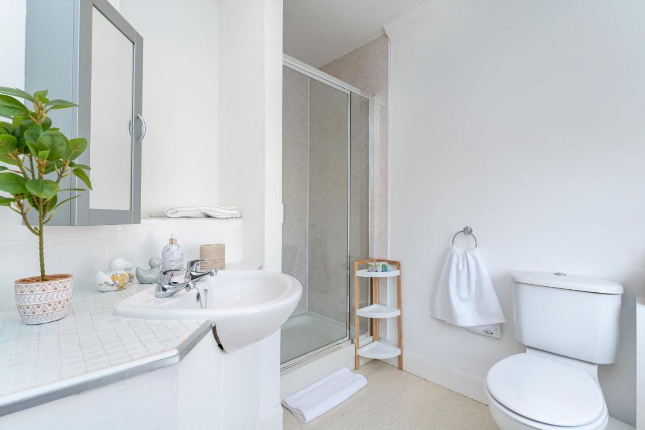 New Four Bedroom House - All Rooms Ensuite Стерлинг Экстерьер фото