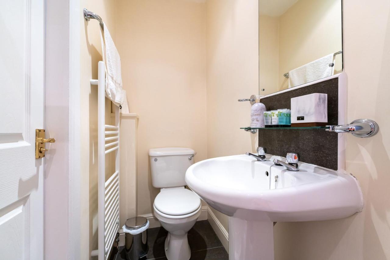 New Four Bedroom House - All Rooms Ensuite Стерлинг Экстерьер фото