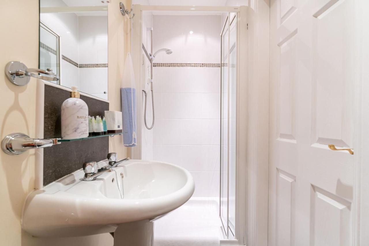 New Four Bedroom House - All Rooms Ensuite Стерлинг Экстерьер фото